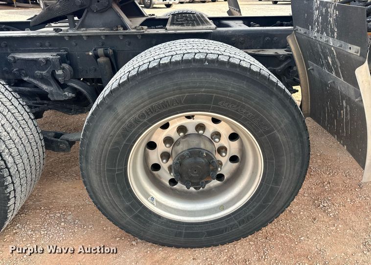 image for item ER4858 2021 Kenworth T680 semi truck