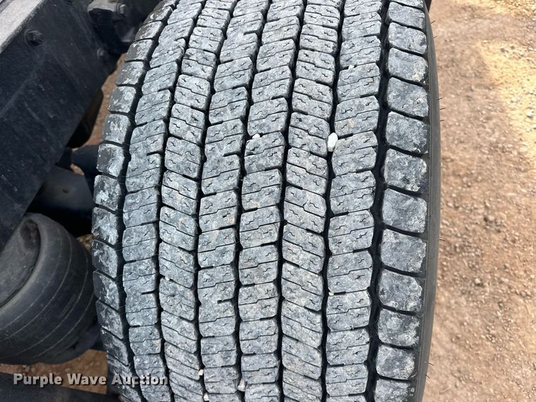 image for item ER4858 2021 Kenworth T680 semi truck