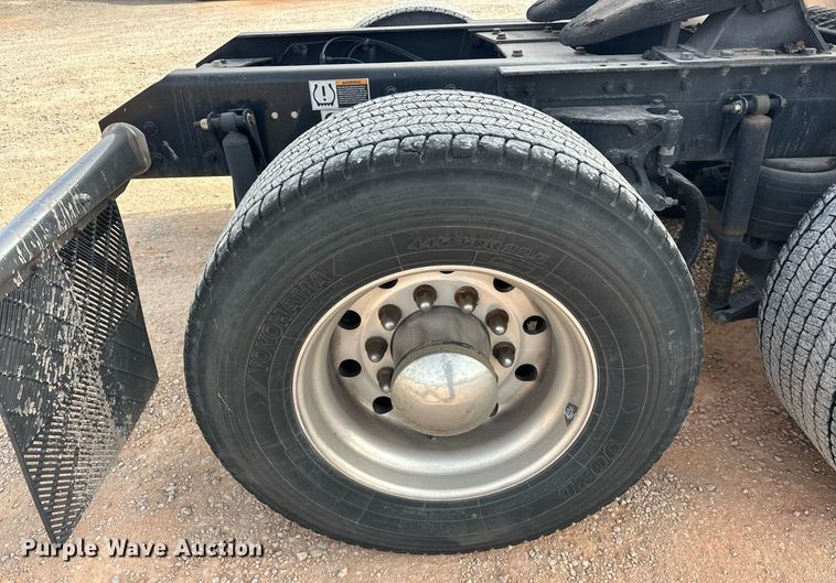 image for item ER4858 2021 Kenworth T680 semi truck