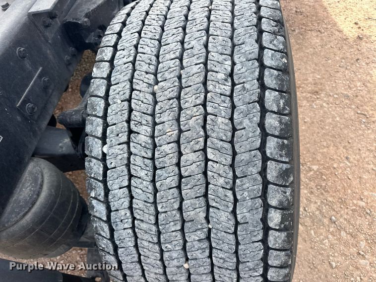 image for item ER4858 2021 Kenworth T680 semi truck