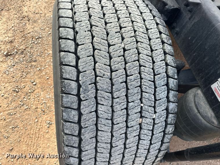 image for item ER4858 2021 Kenworth T680 semi truck