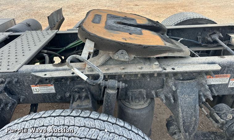 image for item ER4859 2022 Freightliner Cascadia 126 semi truck