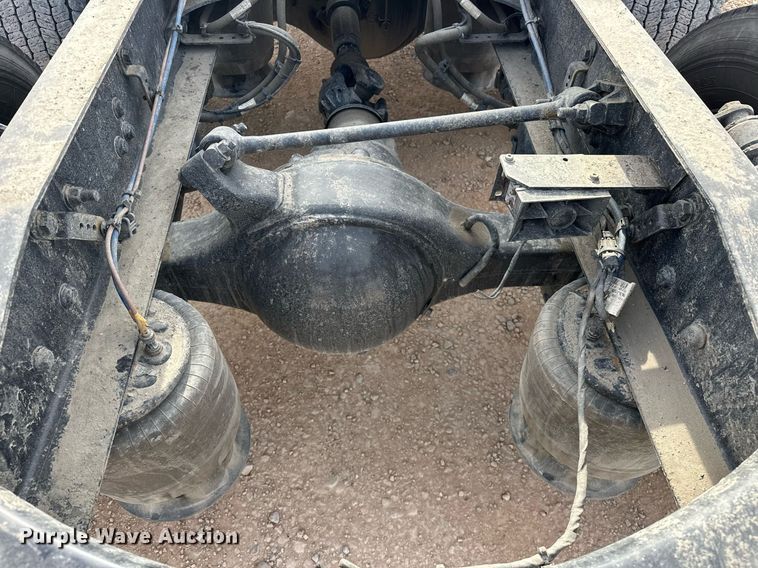 image for item ER4859 2022 Freightliner Cascadia 126 semi truck