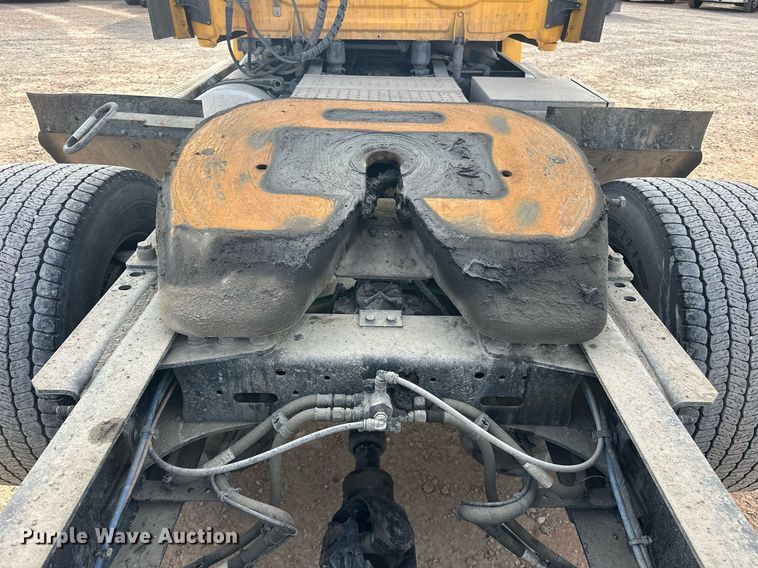 image for item ER4859 2022 Freightliner Cascadia 126 semi truck