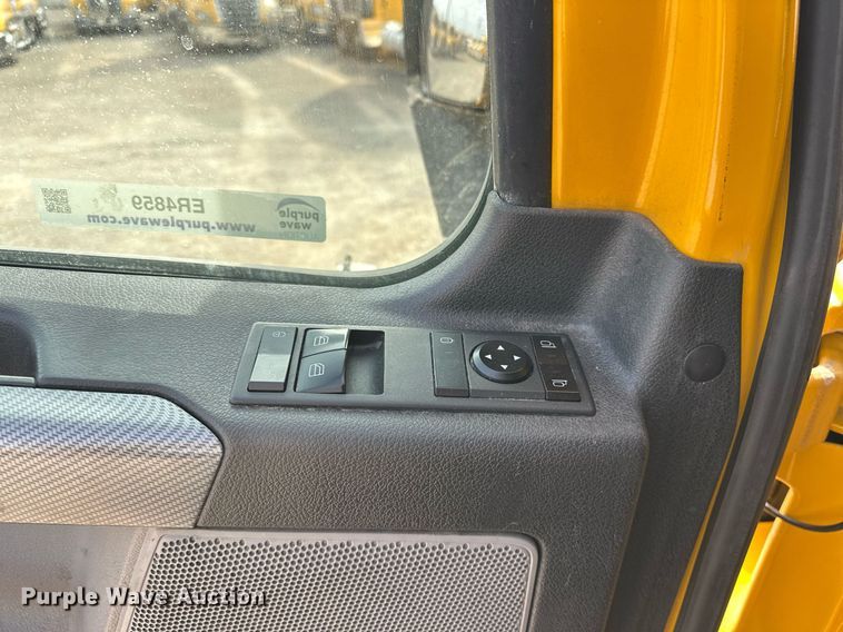 image for item ER4859 2022 Freightliner Cascadia 126 semi truck