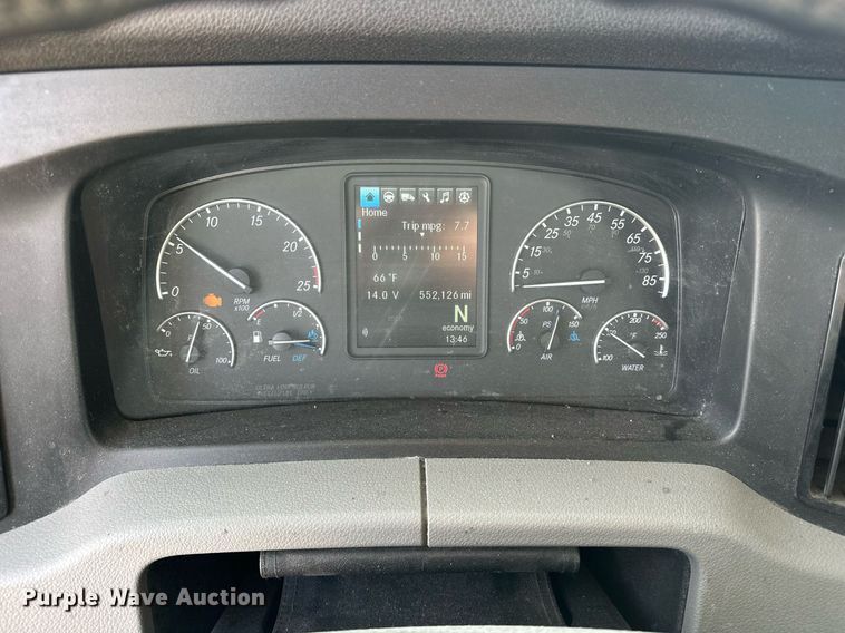 image for item ER4859 2022 Freightliner Cascadia 126 semi truck