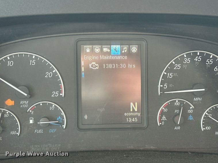 image for item ER4859 2022 Freightliner Cascadia 126 semi truck