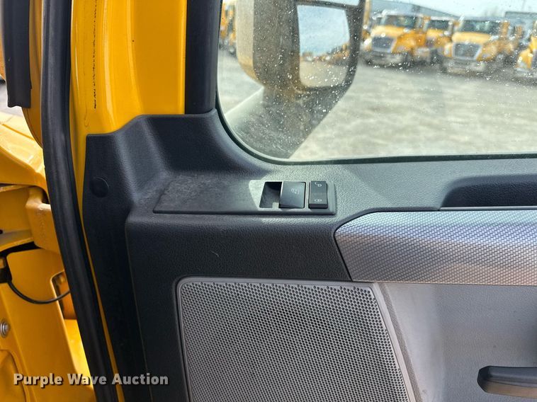 image for item ER4859 2022 Freightliner Cascadia 126 semi truck