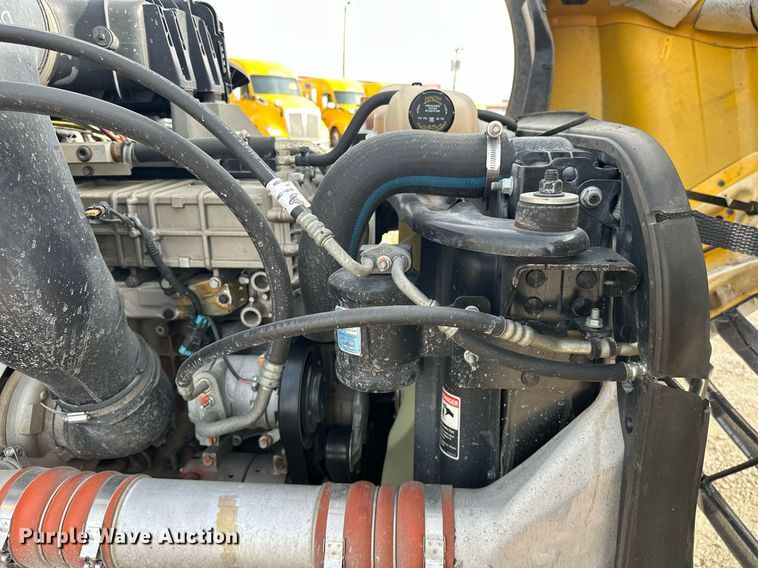 image for item ER4859 2022 Freightliner Cascadia 126 semi truck