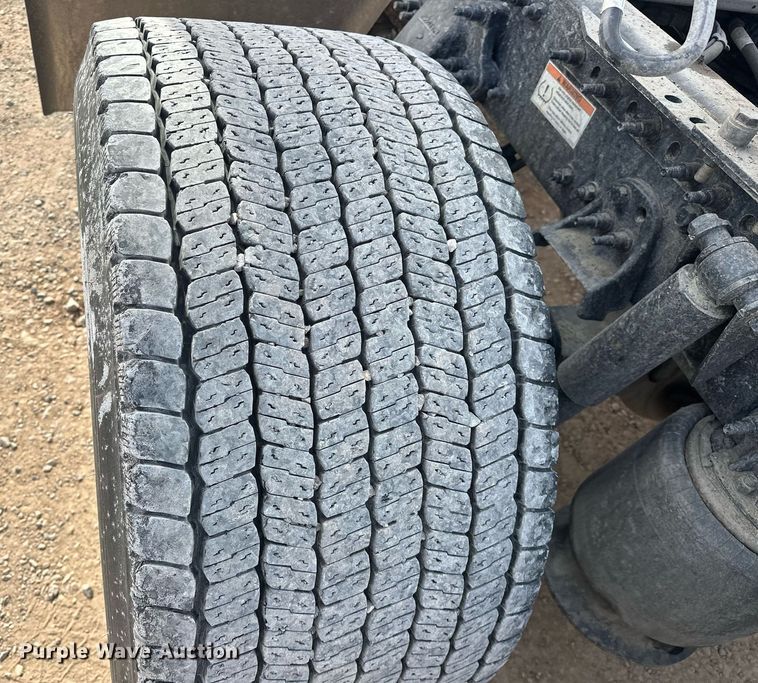 image for item ER4859 2022 Freightliner Cascadia 126 semi truck