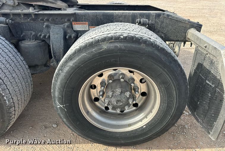 image for item ER4859 2022 Freightliner Cascadia 126 semi truck