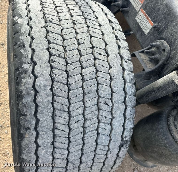 image for item ER4859 2022 Freightliner Cascadia 126 semi truck