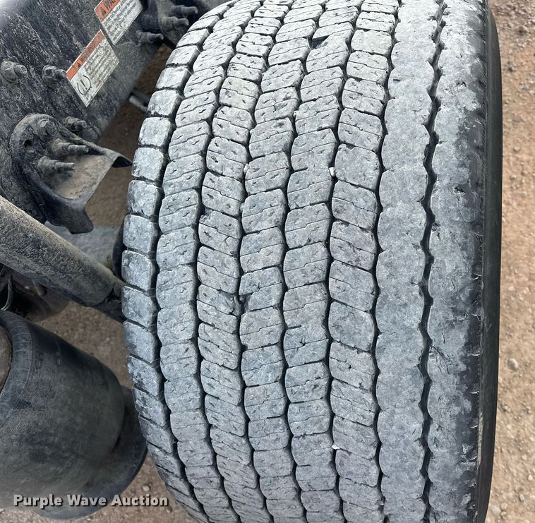 image for item ER4859 2022 Freightliner Cascadia 126 semi truck