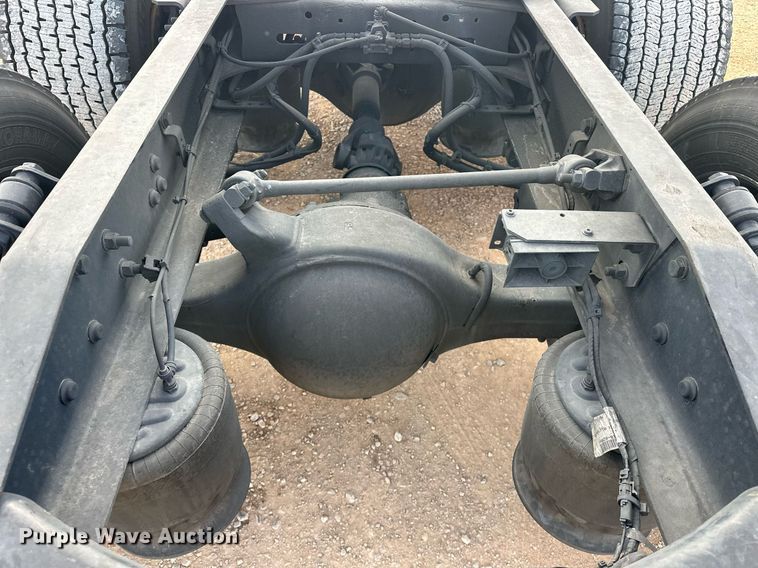 image for item ER4860 2021 Freightliner Cascadia 126 semi truck