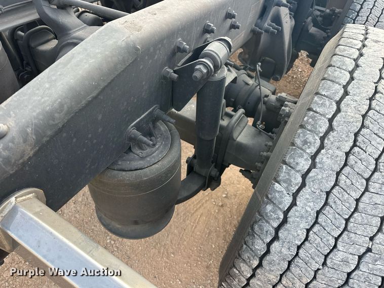 image for item ER4860 2021 Freightliner Cascadia 126 semi truck