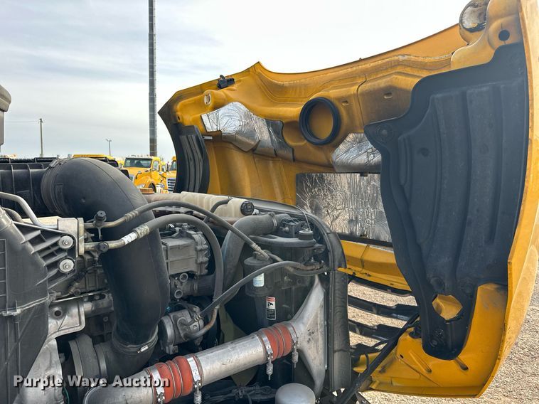 image for item ER4860 2021 Freightliner Cascadia 126 semi truck