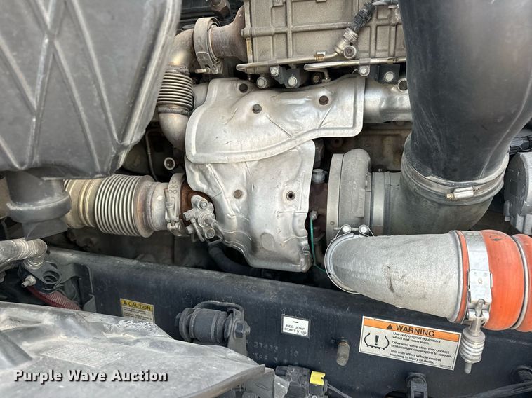 image for item ER4860 2021 Freightliner Cascadia 126 semi truck