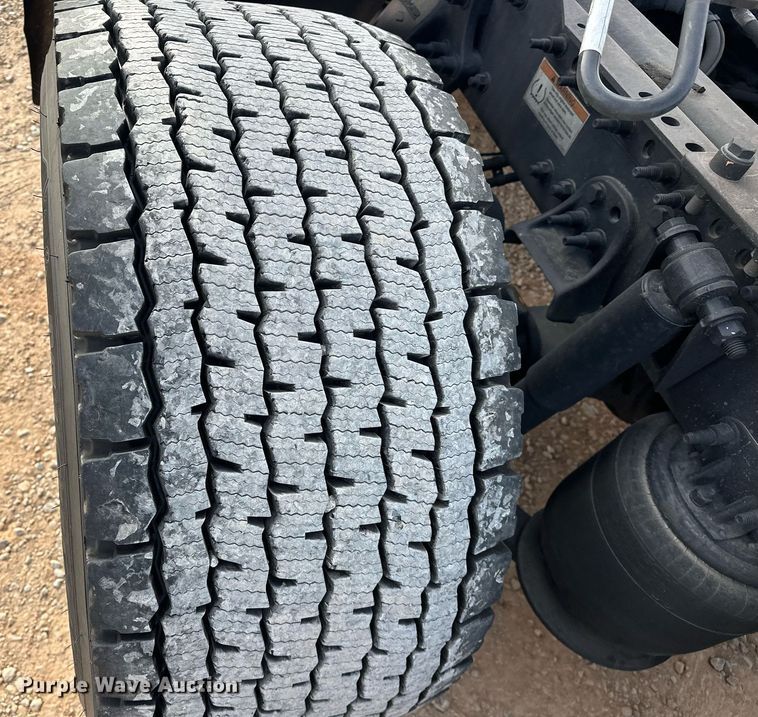 image for item ER4860 2021 Freightliner Cascadia 126 semi truck