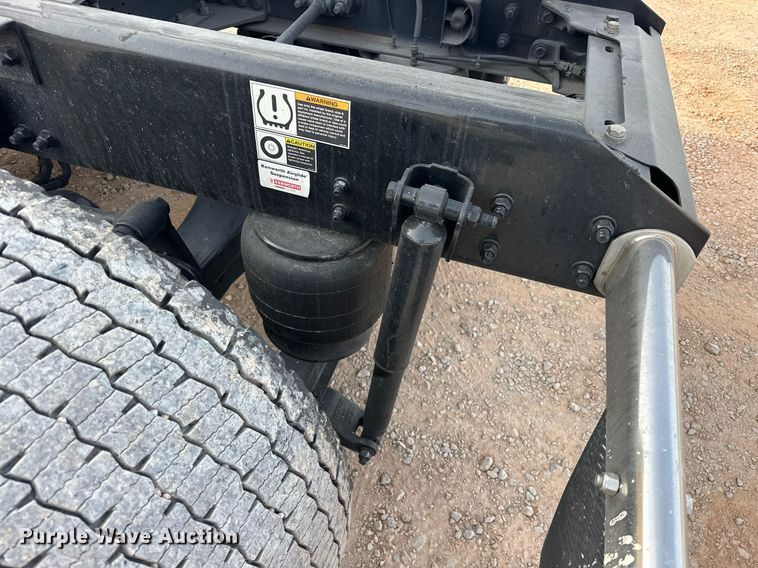 image for item ER4862 2022 Kenworth T680 semi truck