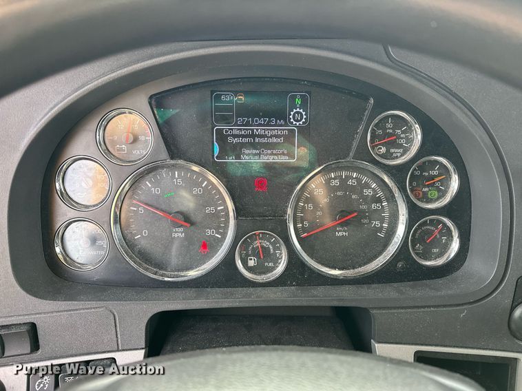 image for item ER4862 2022 Kenworth T680 semi truck