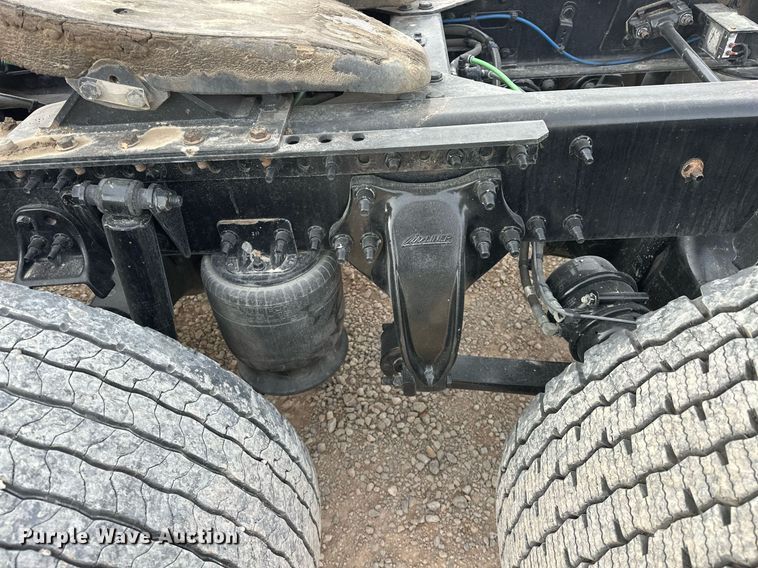 image for item ER4863 2018 Freightliner Cascadia 125 semi truck