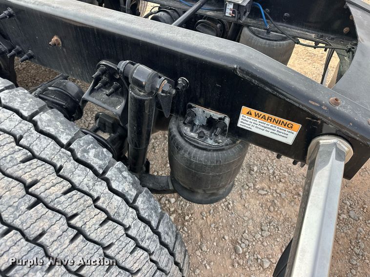 image for item ER4863 2018 Freightliner Cascadia 125 semi truck