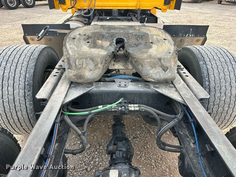 image for item ER4863 2018 Freightliner Cascadia 125 semi truck