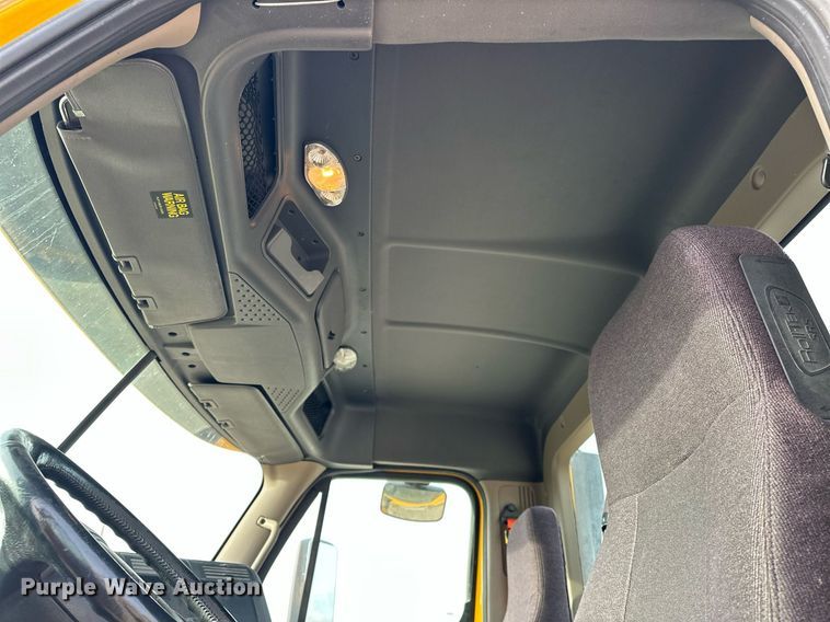 image for item ER4863 2018 Freightliner Cascadia 125 semi truck