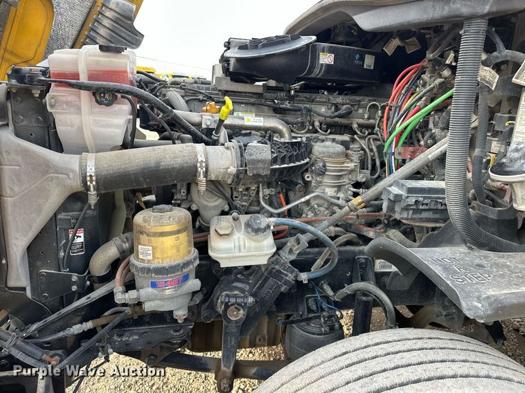 image for item ER4863 2018 Freightliner Cascadia 125 semi truck