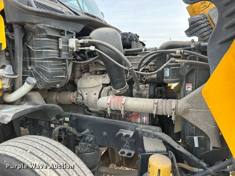 image for item ER4863 2018 Freightliner Cascadia 125 semi truck