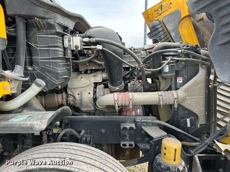 image for item ER4863 2018 Freightliner Cascadia 125 semi truck