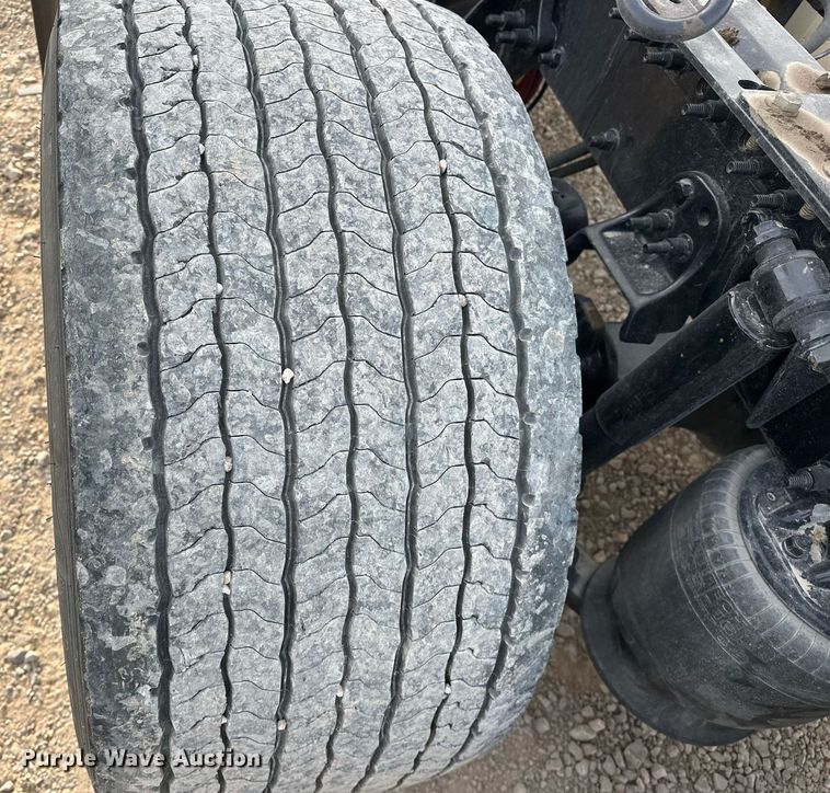 image for item ER4863 2018 Freightliner Cascadia 125 semi truck