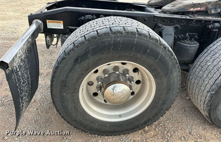 image for item ER4863 2018 Freightliner Cascadia 125 semi truck