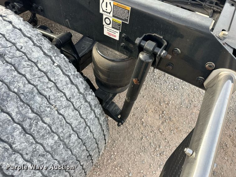 image for item ER4864 2021 Kenworth T680 semi truck