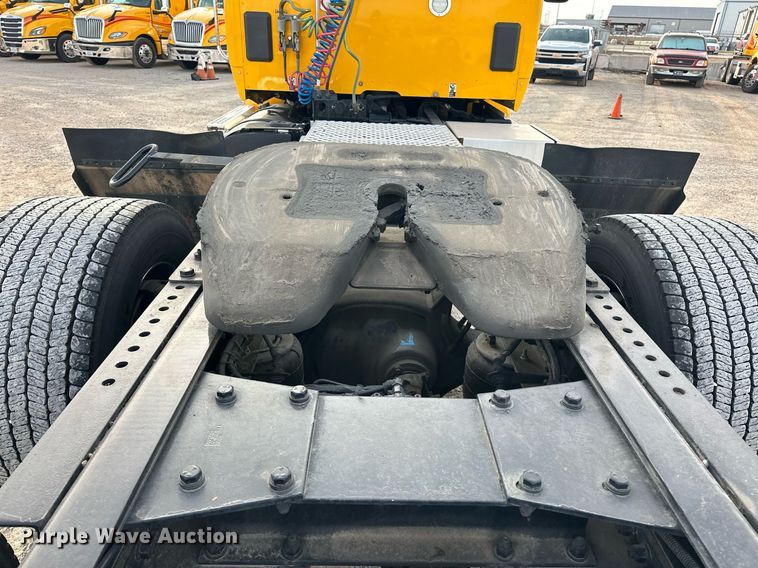 image for item ER4864 2021 Kenworth T680 semi truck