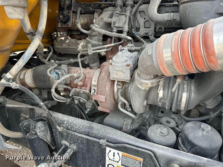 image for item ER4864 2021 Kenworth T680 semi truck