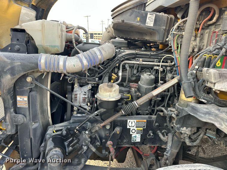 image for item ER4864 2021 Kenworth T680 semi truck