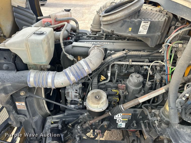 image for item ER4864 2021 Kenworth T680 semi truck