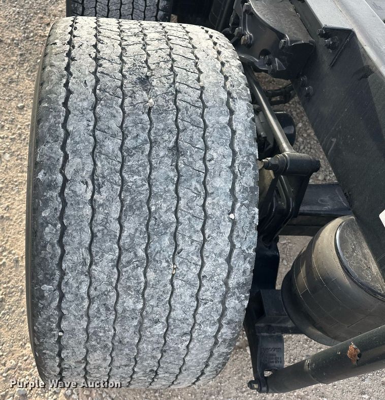 image for item ER4864 2021 Kenworth T680 semi truck