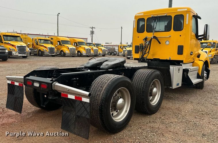 image for item ER4865 2022 Kenworth T680 semi truck