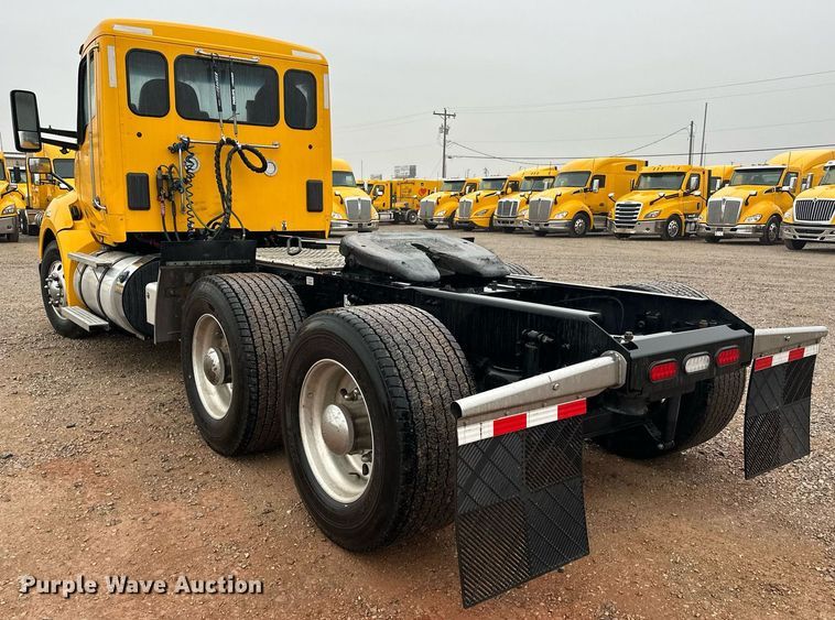 image for item ER4865 2022 Kenworth T680 semi truck