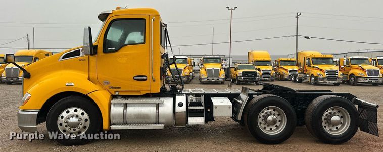 image for item ER4865 2022 Kenworth T680 semi truck