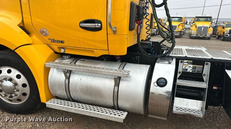 image for item ER4865 2022 Kenworth T680 semi truck