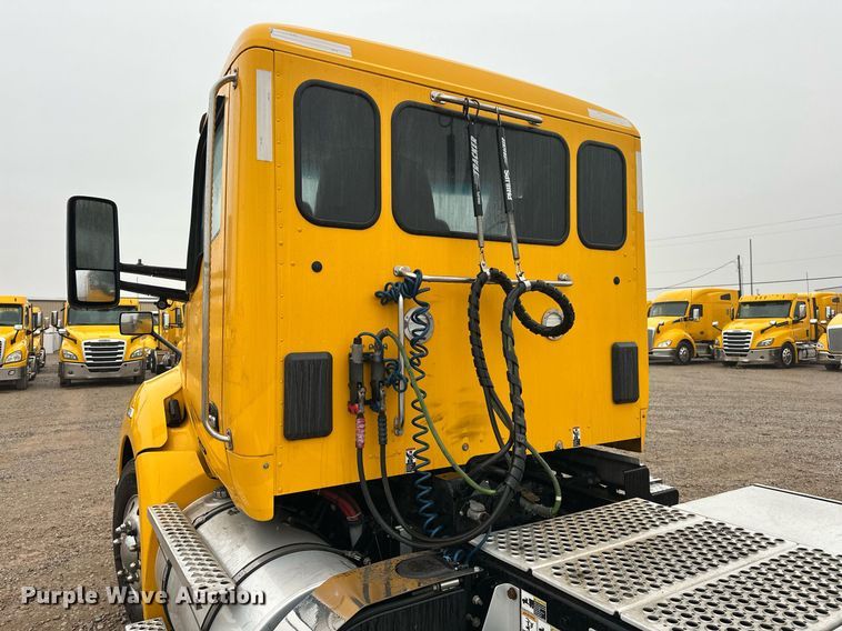 image for item ER4865 2022 Kenworth T680 semi truck