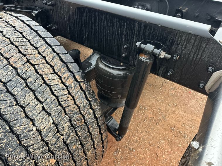 image for item ER4865 2022 Kenworth T680 semi truck