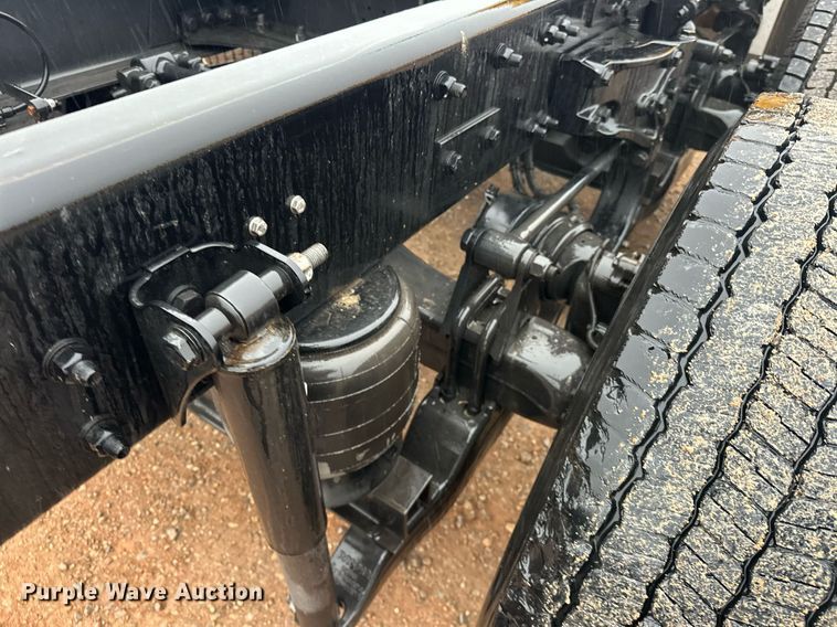 image for item ER4865 2022 Kenworth T680 semi truck