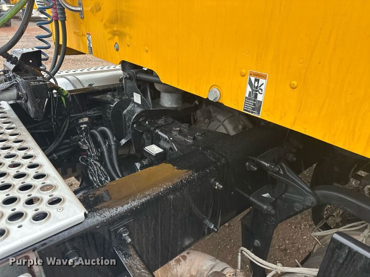 image for item ER4865 2022 Kenworth T680 semi truck