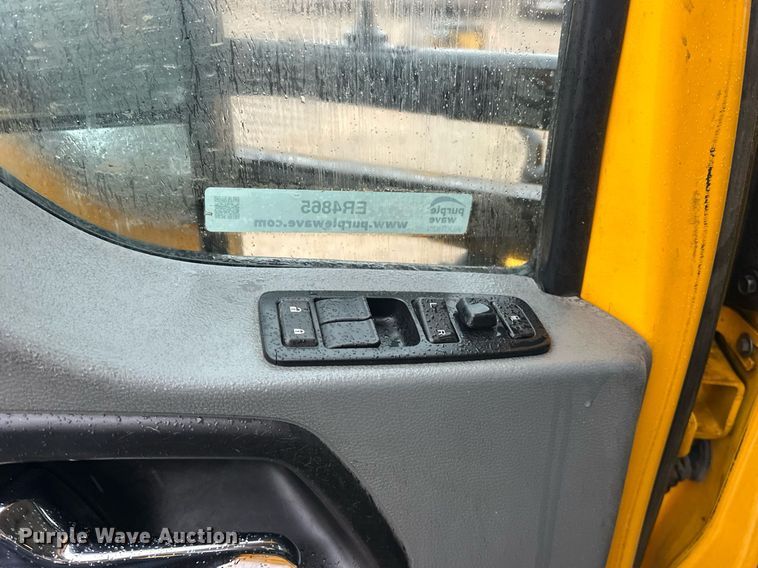 image for item ER4865 2022 Kenworth T680 semi truck