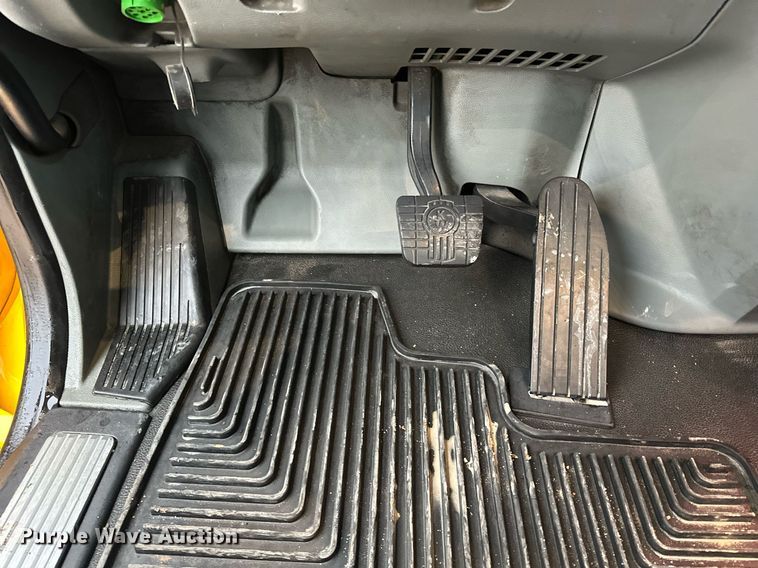 image for item ER4865 2022 Kenworth T680 semi truck