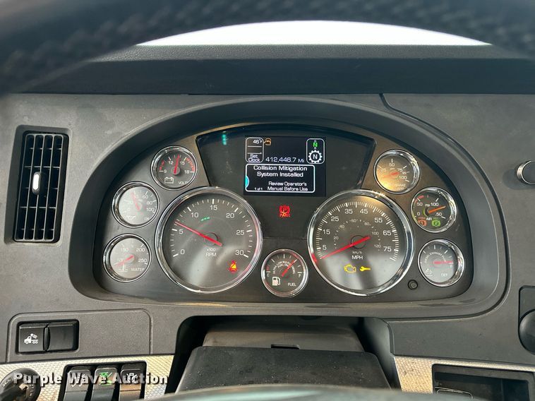 image for item ER4865 2022 Kenworth T680 semi truck